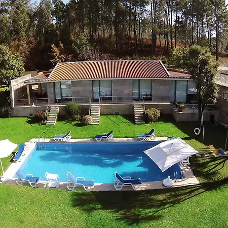 Splendid 6 Bedrooms Coura Coura Valley Views Ping Pong Pool Table *