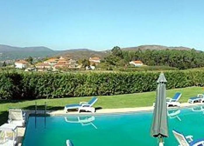 Splendid 6 Bedrooms Coura Coura Valley Views