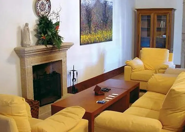 Splendid 6 Bedrooms Coura Coura Valley Views *