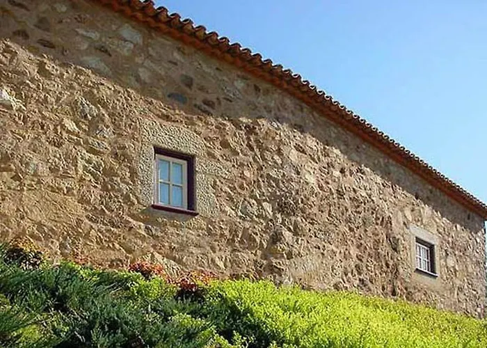 Splendid 6 Bedrooms Coura Coura Valley Views